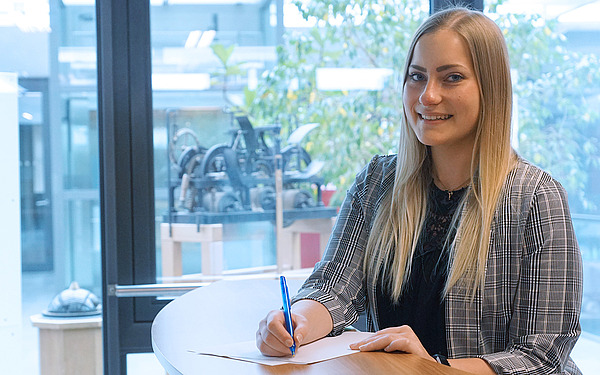 Mitarbeiterin Vanessa Leinich